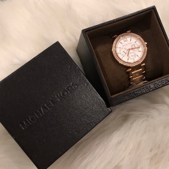 Rose Gold MK Watch - Picture 2 of 2